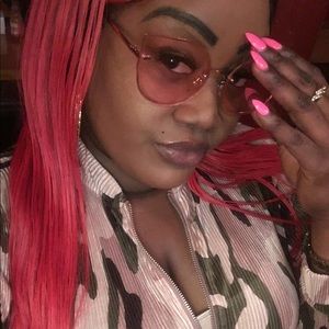 Meet your Posher, Kera